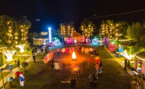 左手APP视频下载篝火晚會團建